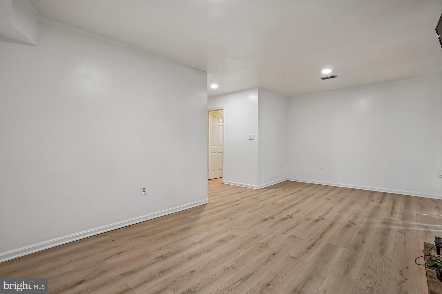 5944 Norham Dr Property Photo 49