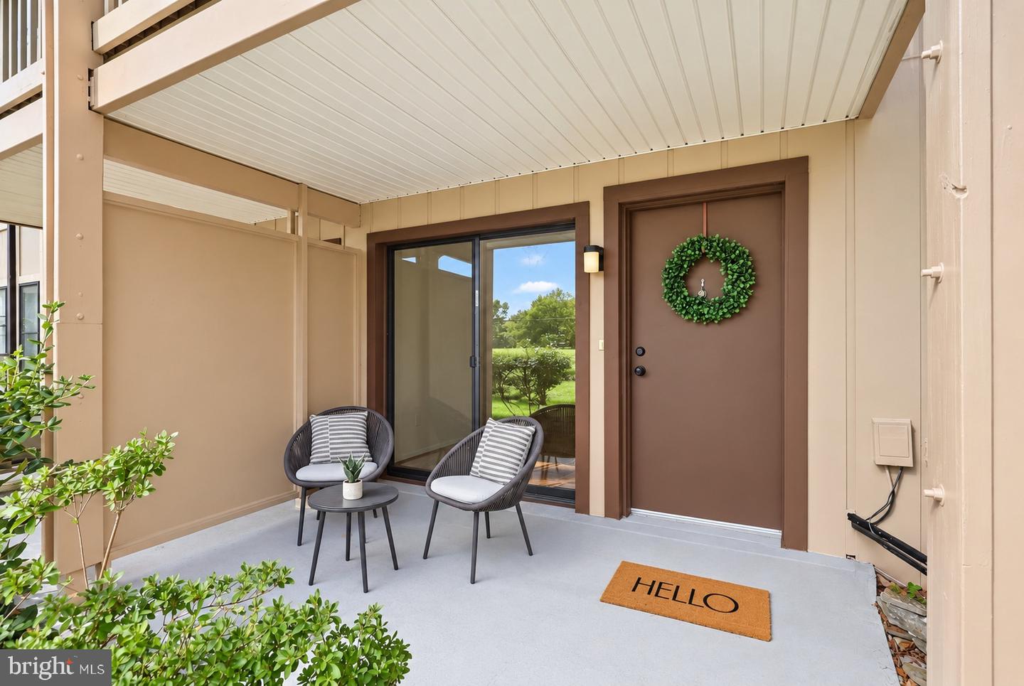 5802 ROYAL RIDGE DR #I Property Photo 1