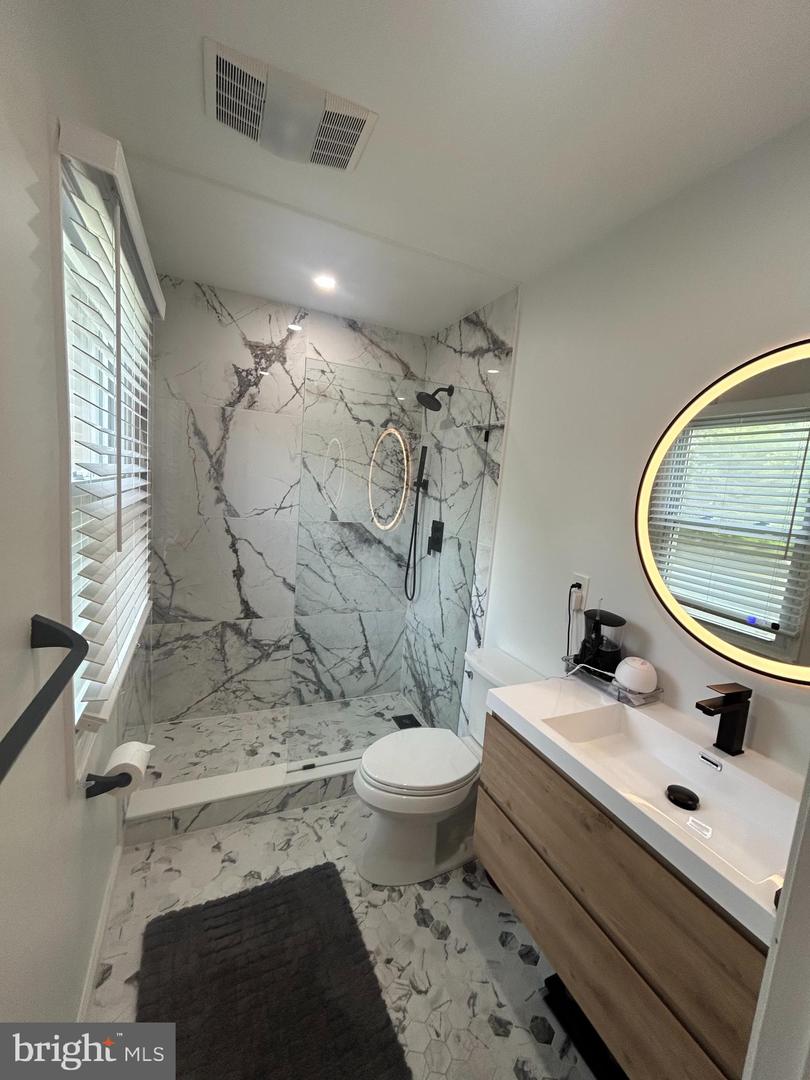 7735 Matisse Way Property Photo 11