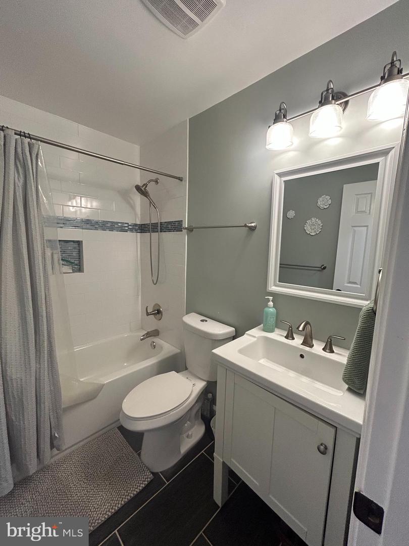 7735 Matisse Way Property Photo 13