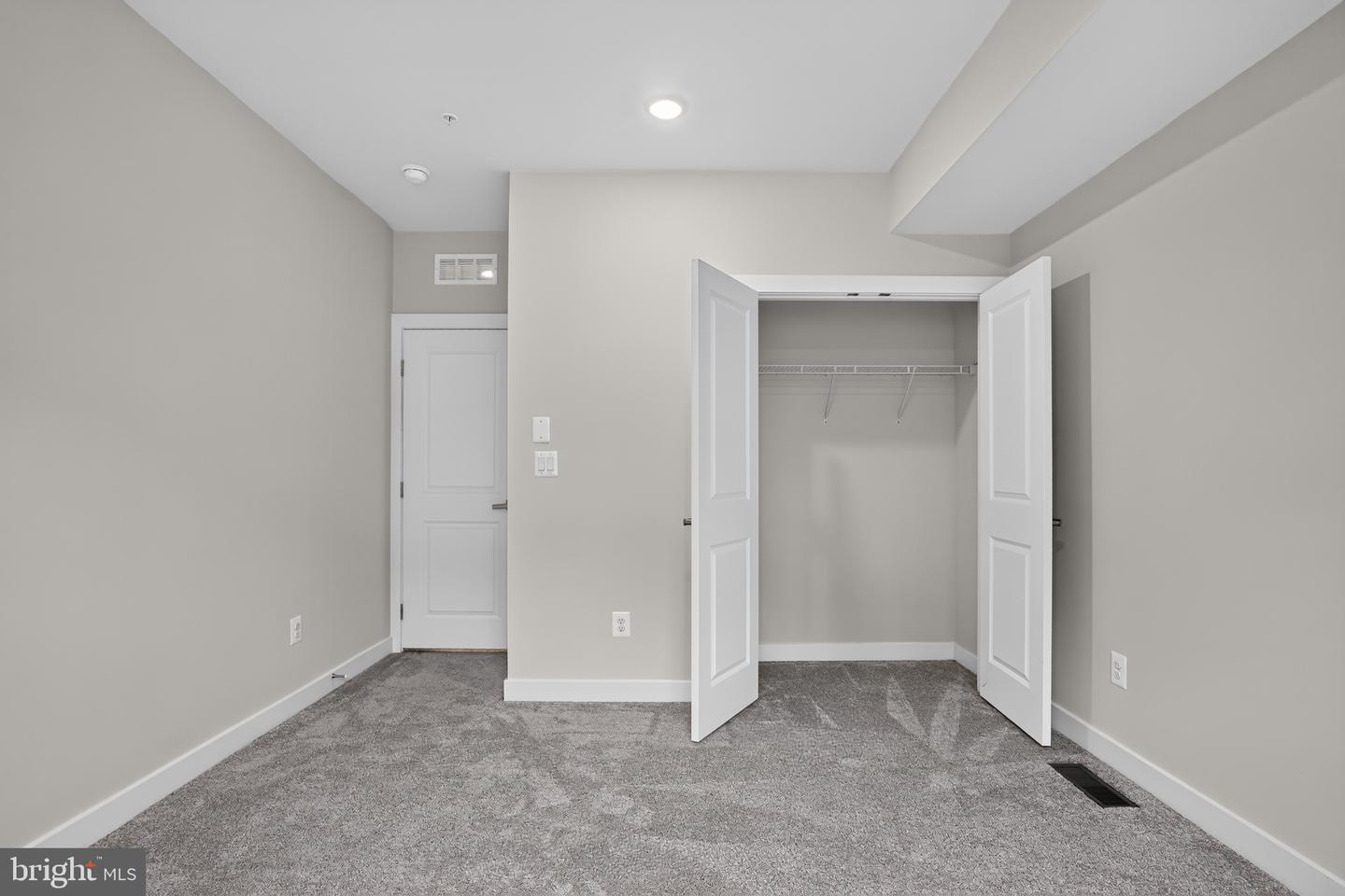 13246 Lake Woodland Way #5a Property Photo 28