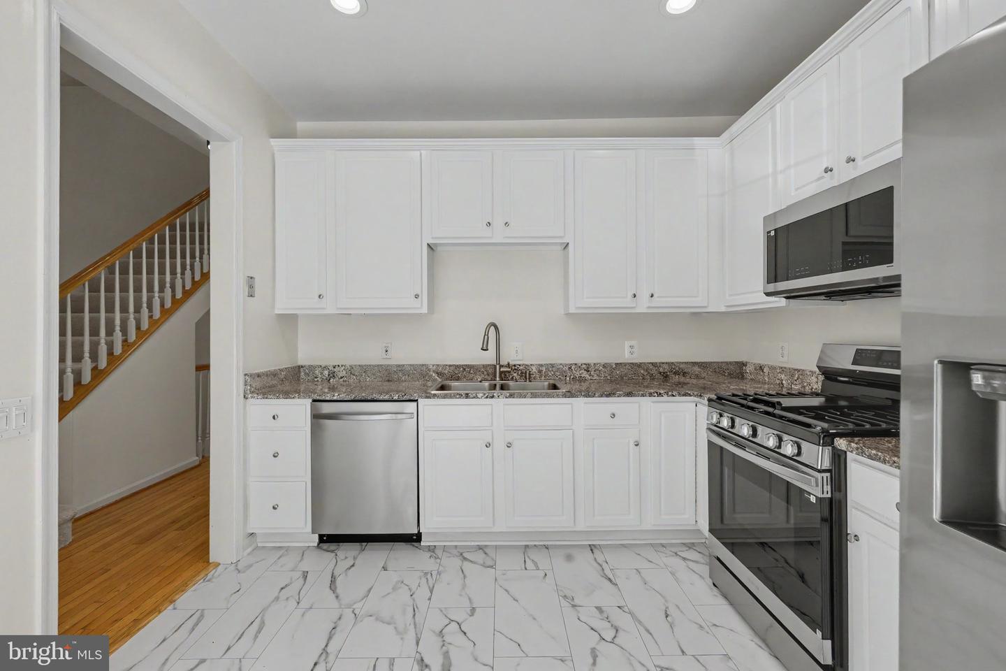 5438 Summer Leaf Ln Property Photo 4