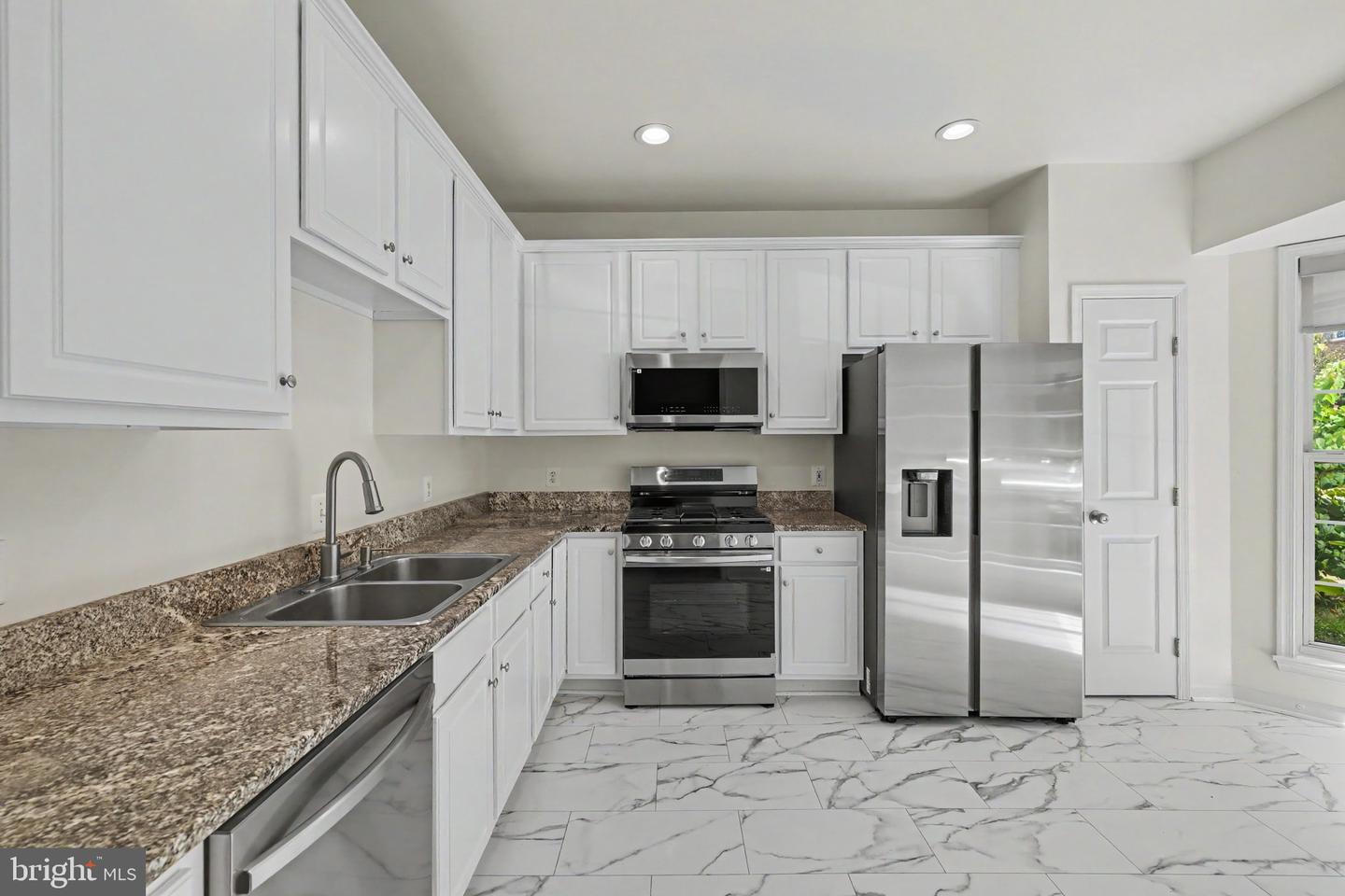 5438 Summer Leaf Ln Property Photo 6