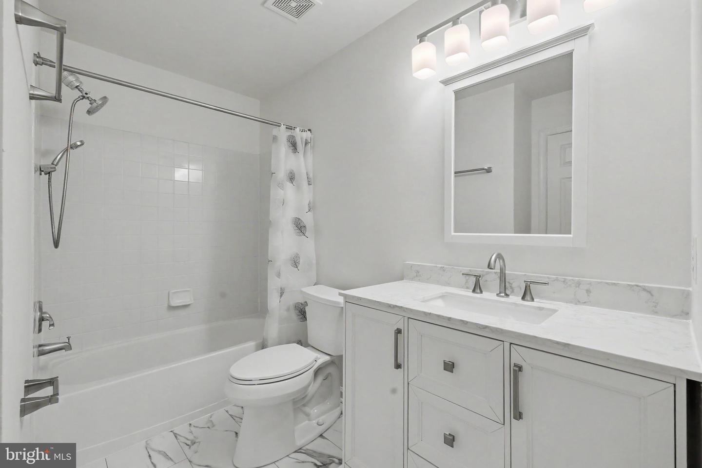 5438 Summer Leaf Ln Property Photo 32