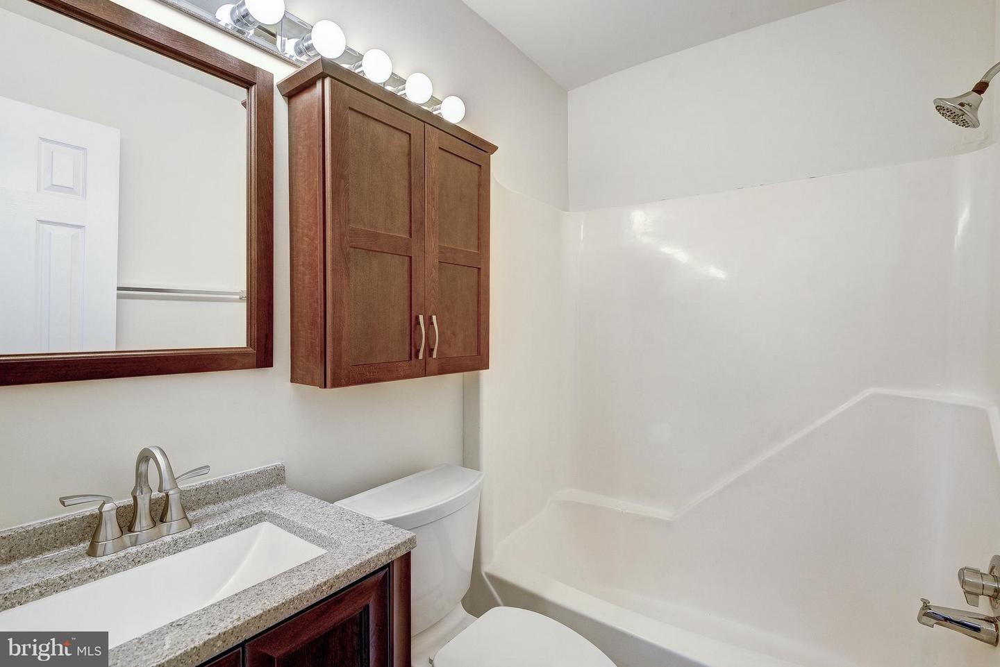 1502 Farsta Ct Property Photo 18