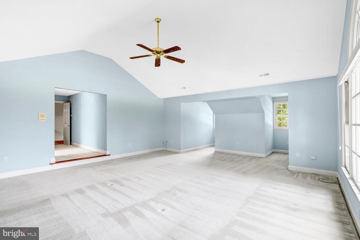 9400 Ludgate Dr Property Photo 32