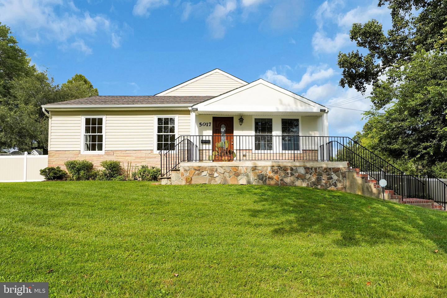 5017 Laburch Ln Property Photo 1
