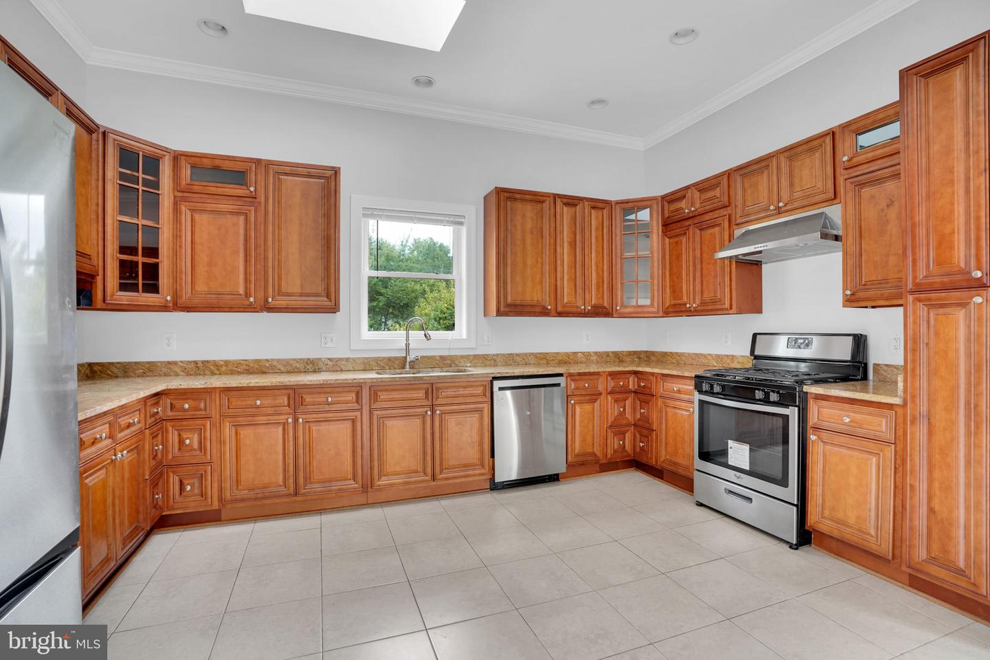 5017 Laburch Ln Property Photo 12