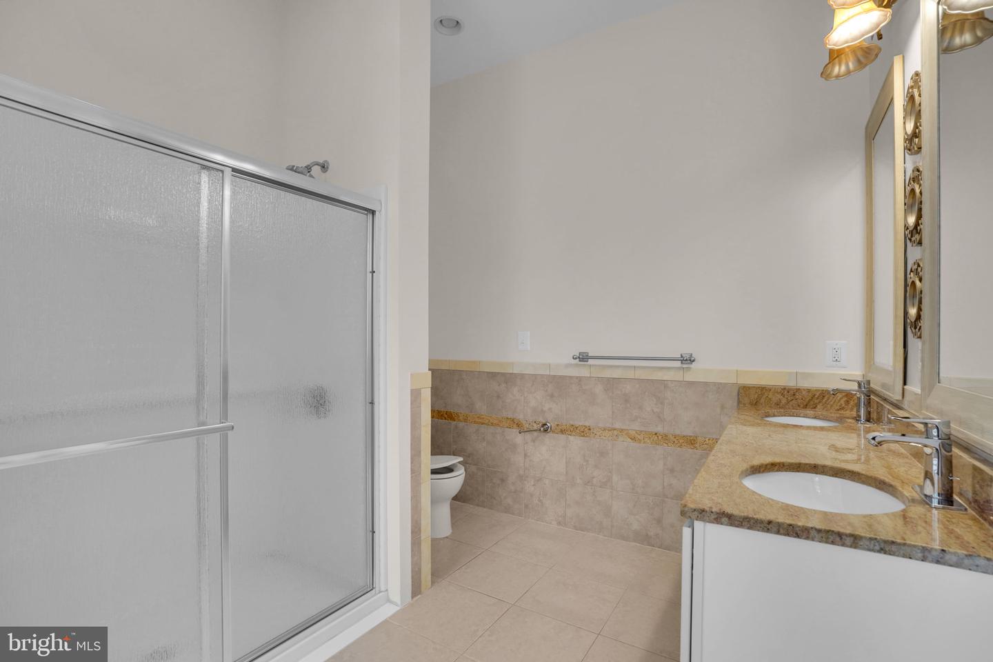 5017 Laburch Ln Property Photo 19