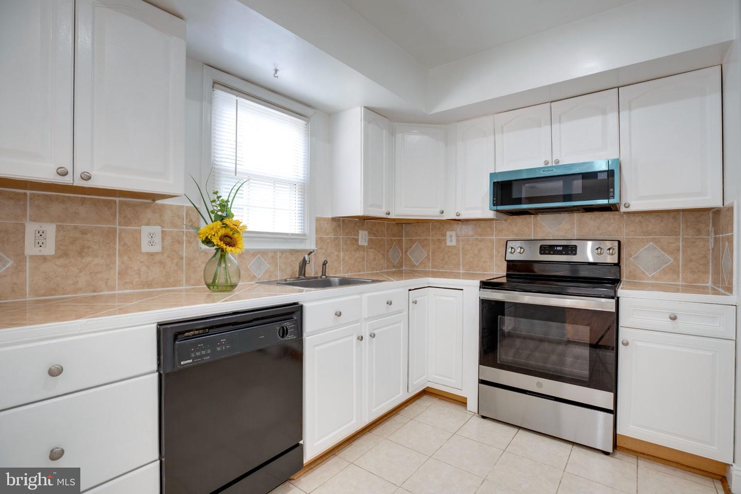 9414 Packard Way Property Photo 4