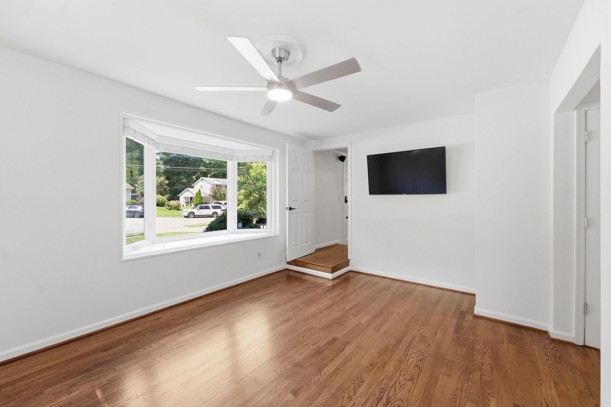 8923 Cromwell Property Photo 18