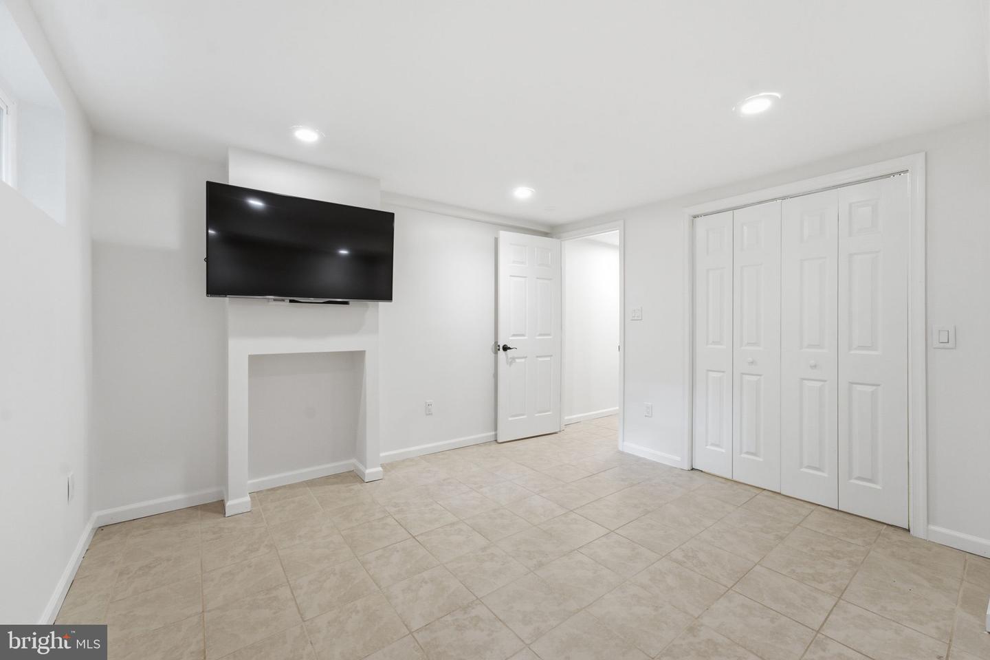 8923 Cromwell Property Photo 31
