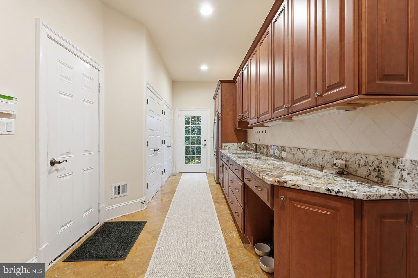 1889 Virginia Ave Property Photo 34