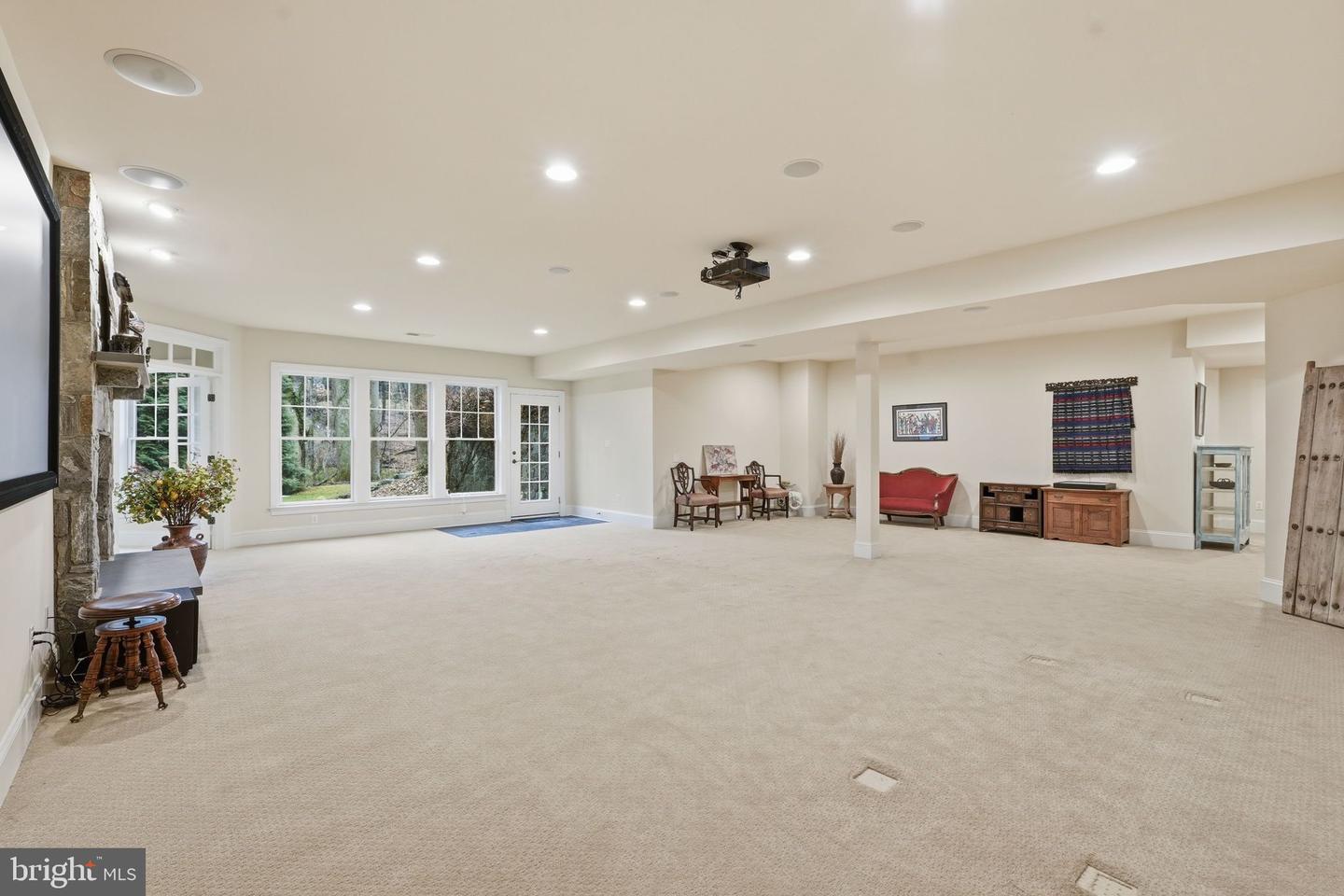 1889 Virginia Ave Property Photo 36