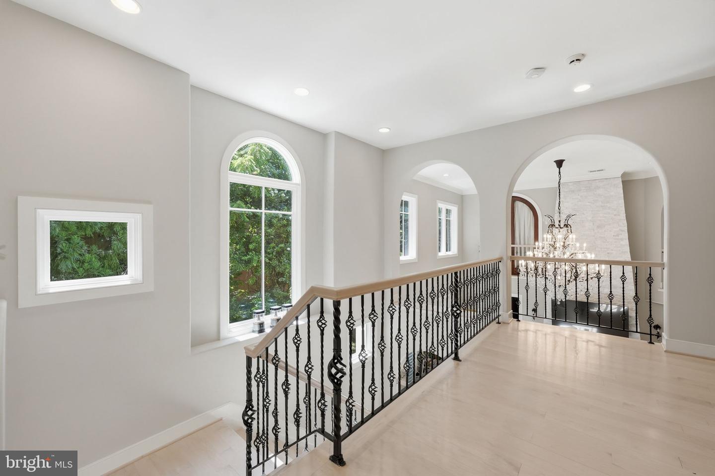 1231 Ingleside Ave Property Photo 12
