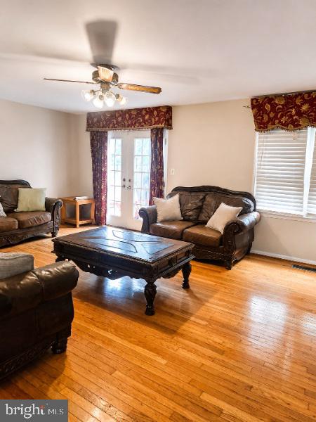 7815 Stovall Ct Property Photo 3