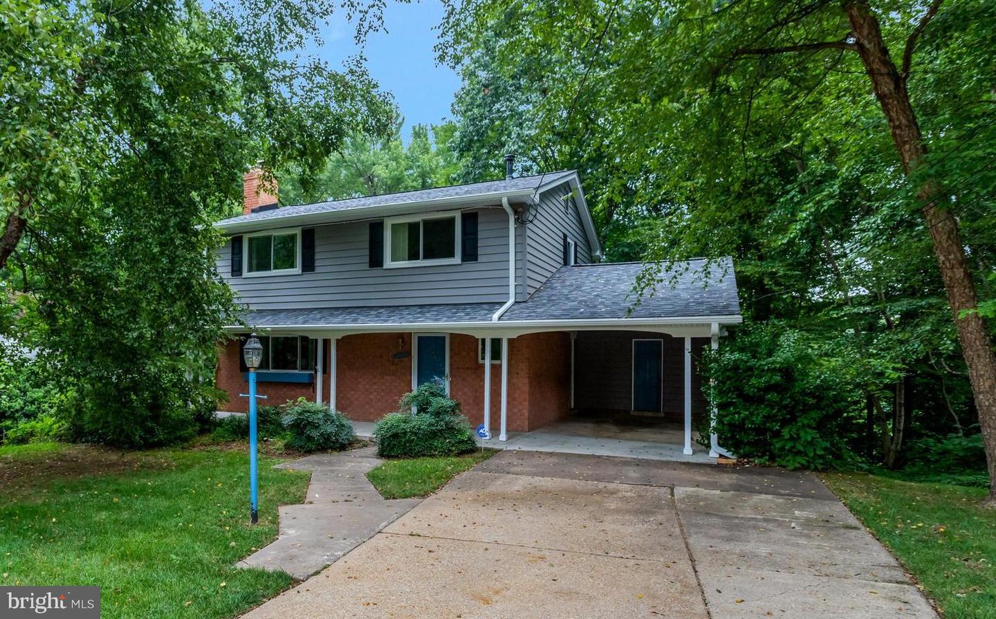 8447 Thames St Property Photo 1