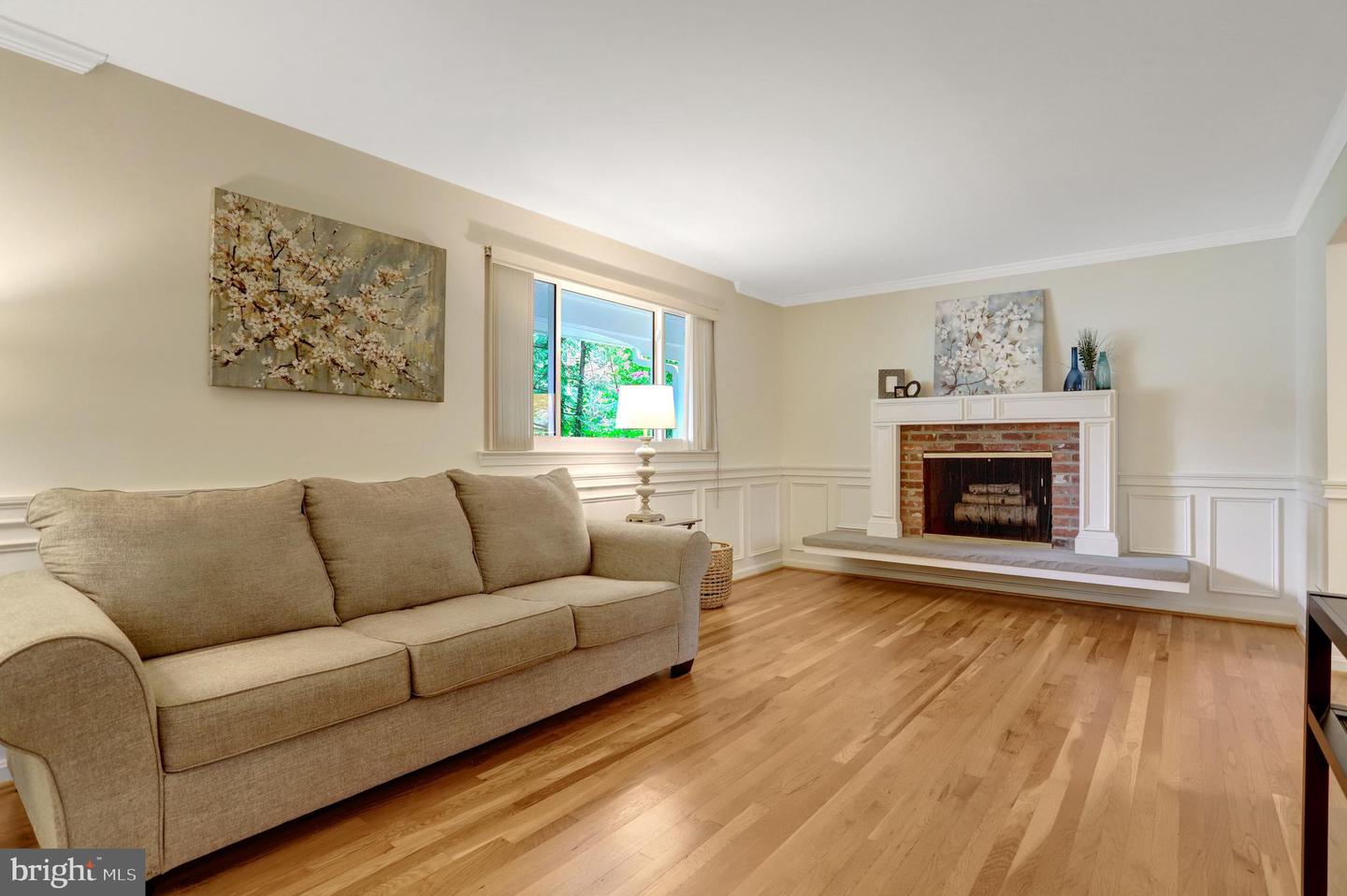 8447 Thames St Property Photo 5