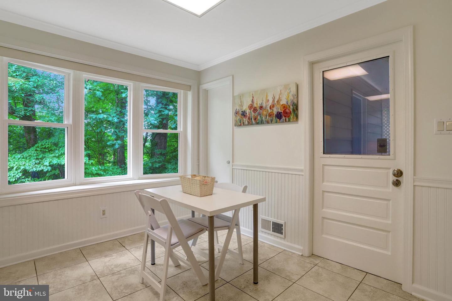 8447 Thames St Property Photo 13