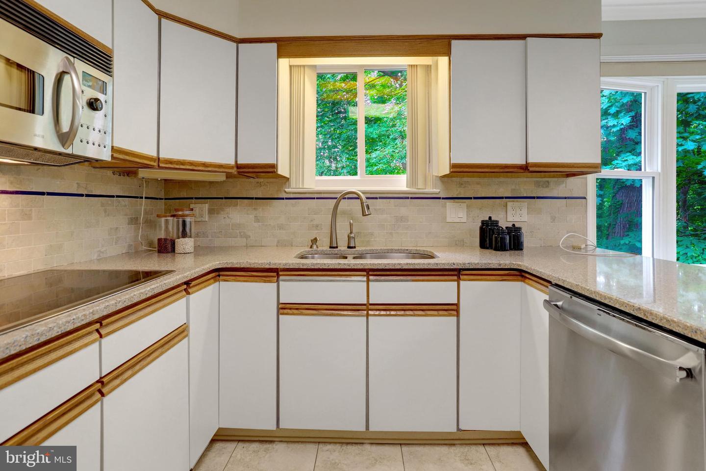 8447 Thames St Property Photo 17