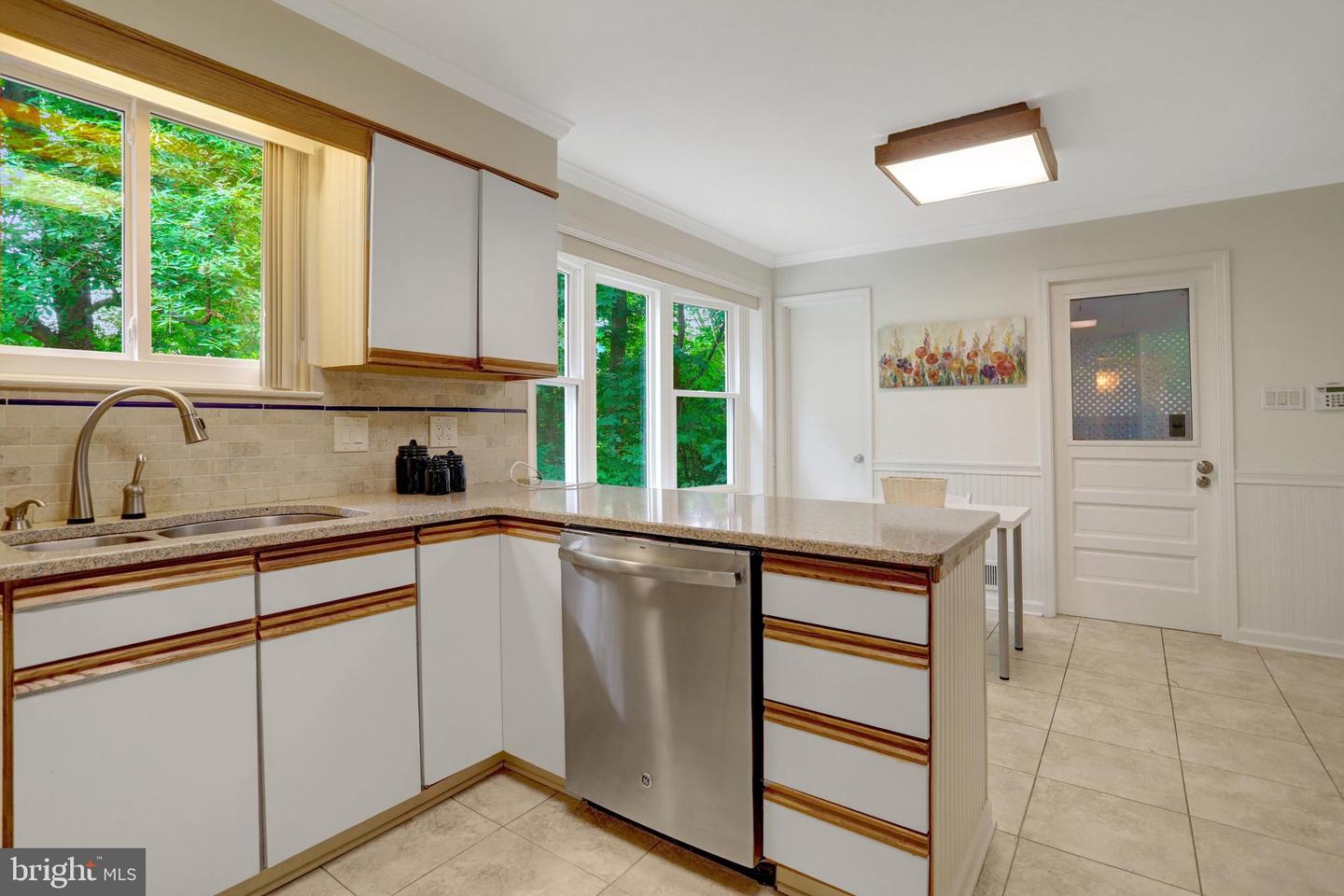 8447 Thames St Property Photo 18