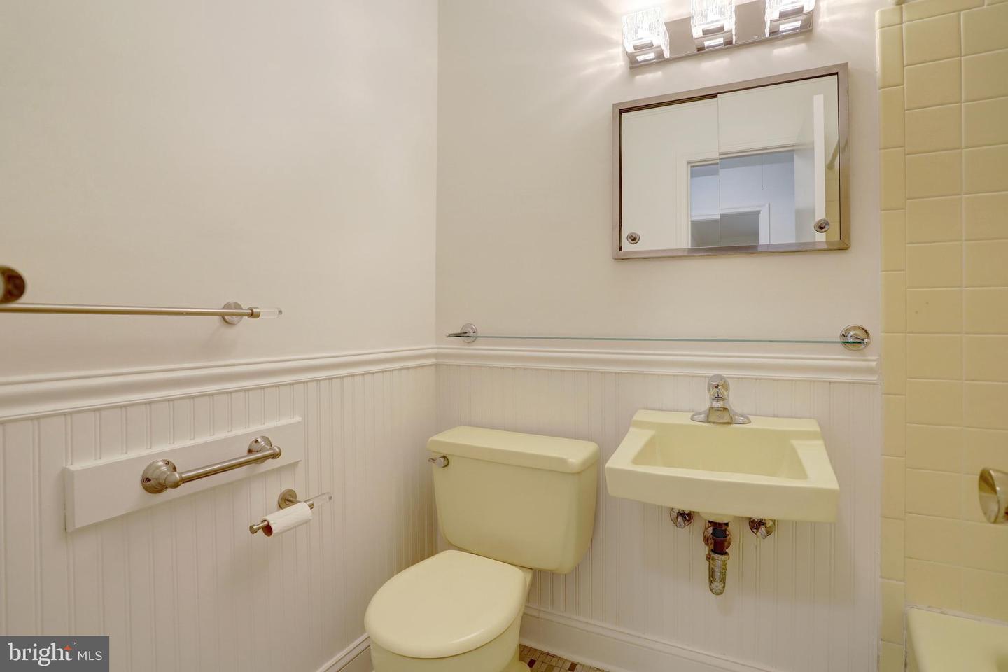8447 Thames St Property Photo 24