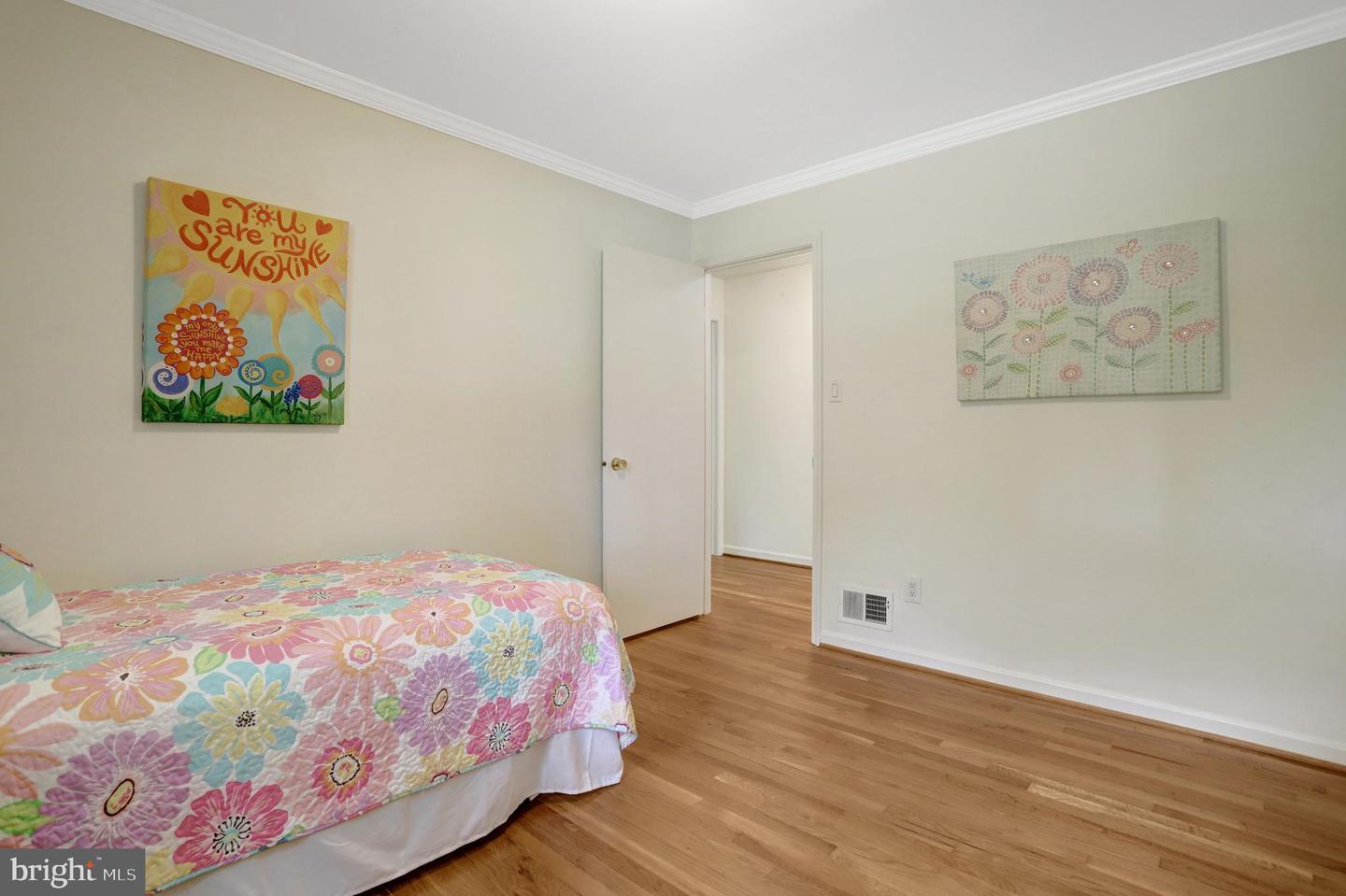 8447 Thames St Property Photo 33