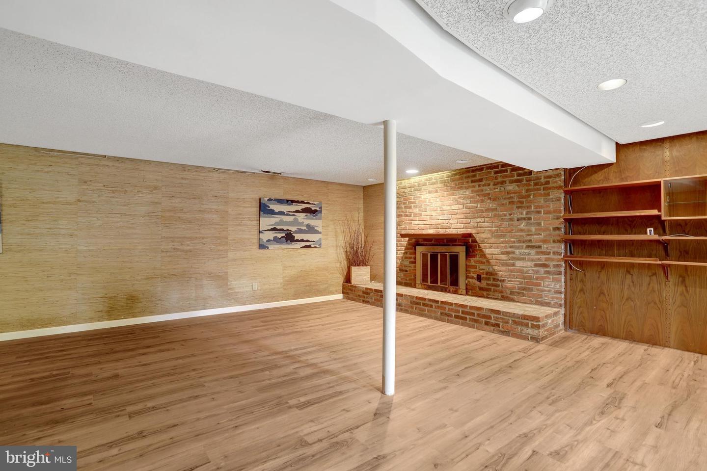 8447 Thames St Property Photo 39
