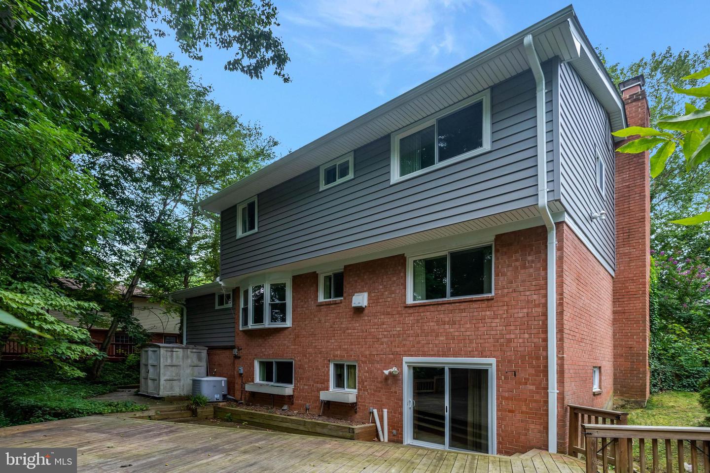 8447 Thames St Property Photo 42