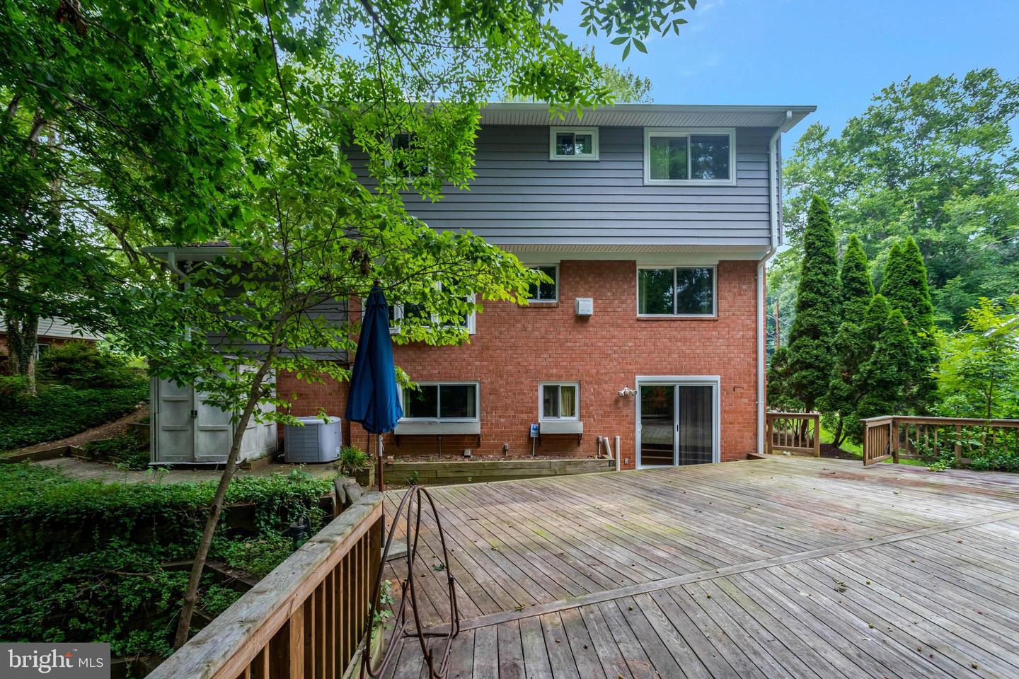 8447 Thames St Property Photo 43