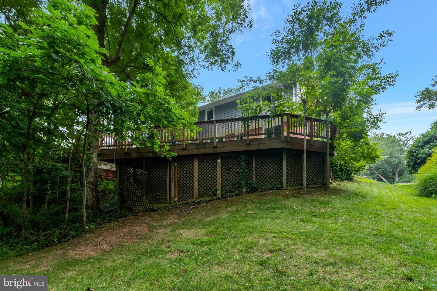 8447 Thames St Property Photo 46