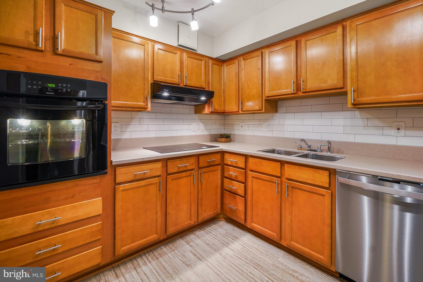 5904 Mount Eagle Dr #711 Property Photo 15