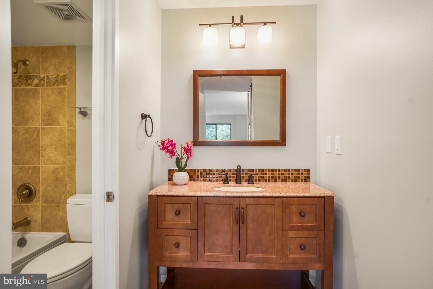 5904 Mount Eagle Dr #711 Property Photo 22
