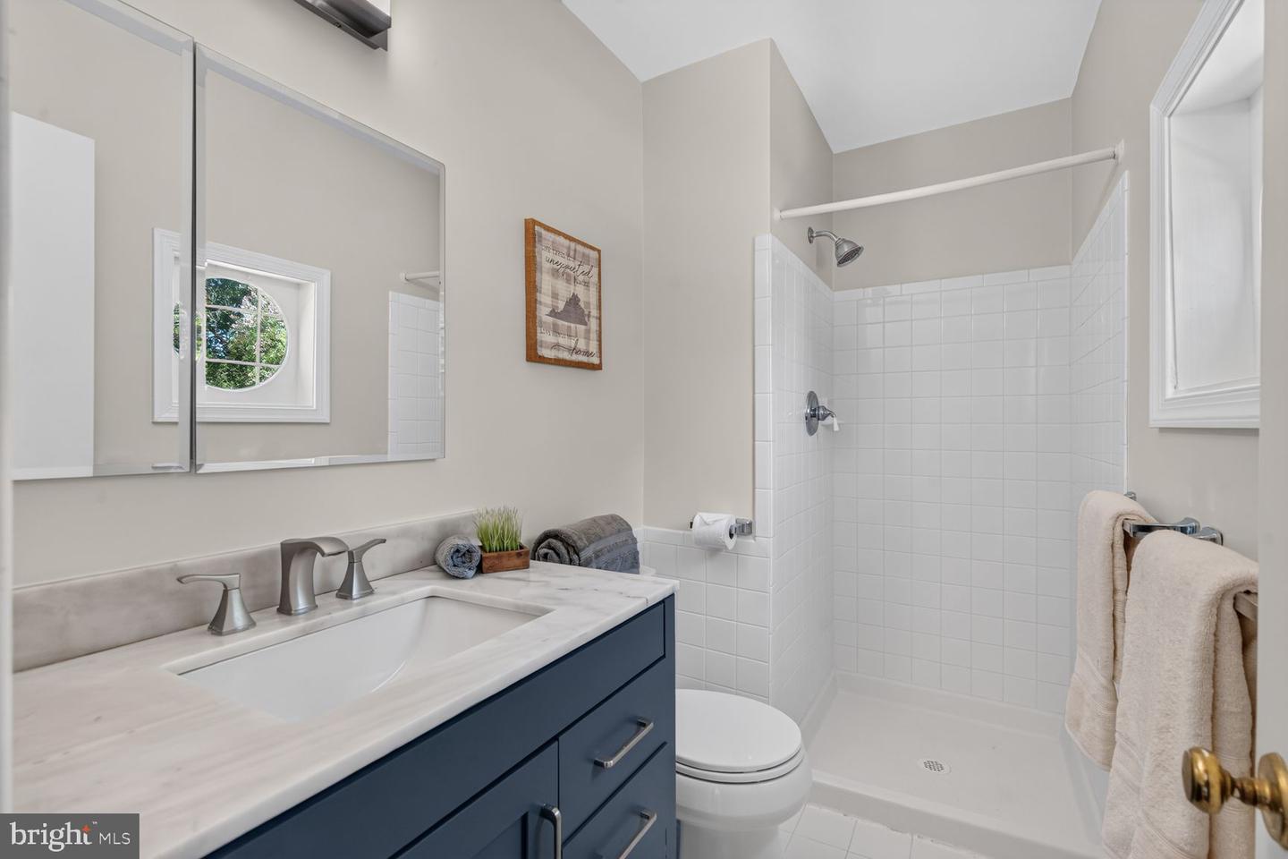 8449 Lakinhurst Ln Property Photo 27