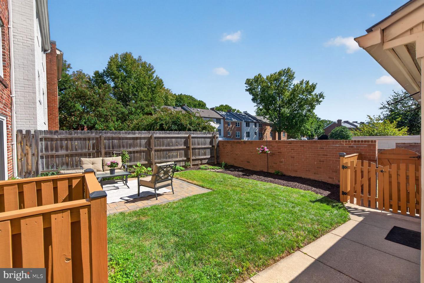8449 Lakinhurst Ln Property Photo 41