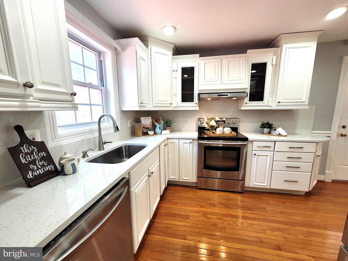 3911 Shelley Ln Property Photo 17