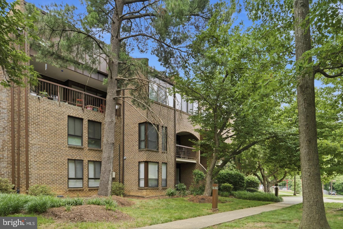 11260 Chestnut Grove Sq #337 Property Photo 3
