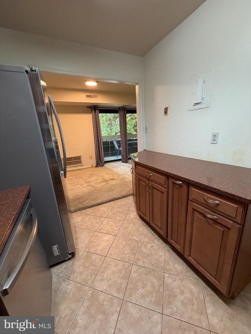6141 Leesburg Pike #208 Property Photo 8