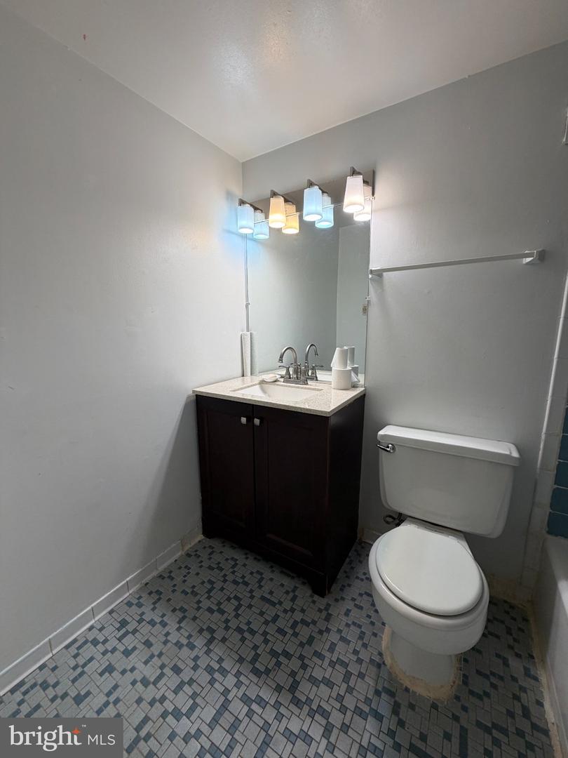 6141 Leesburg Pike #208 Property Photo 15