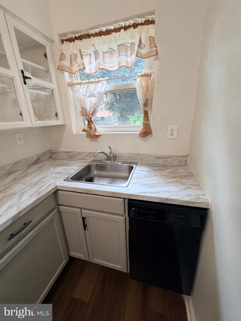 3051 Patrick Henry Dr #201 Property Photo 11