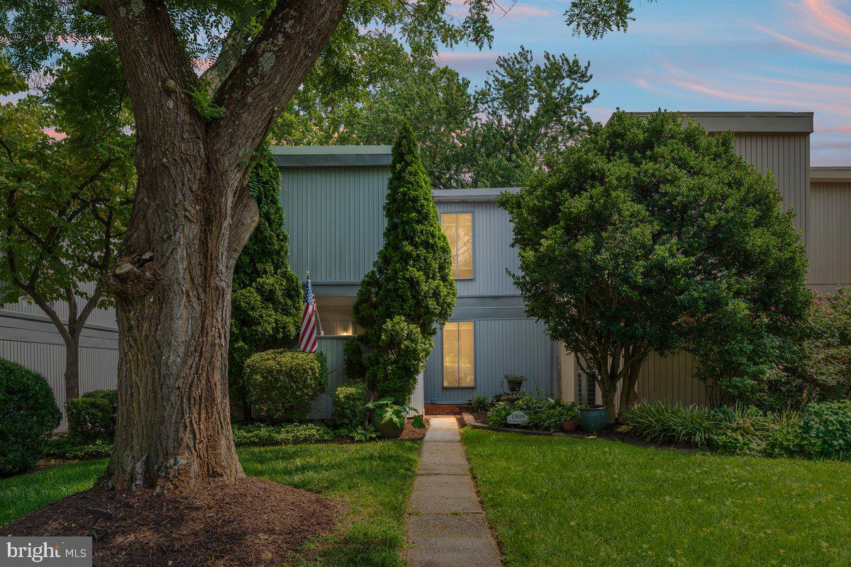 1809 N SHORE CT Property Photo 1