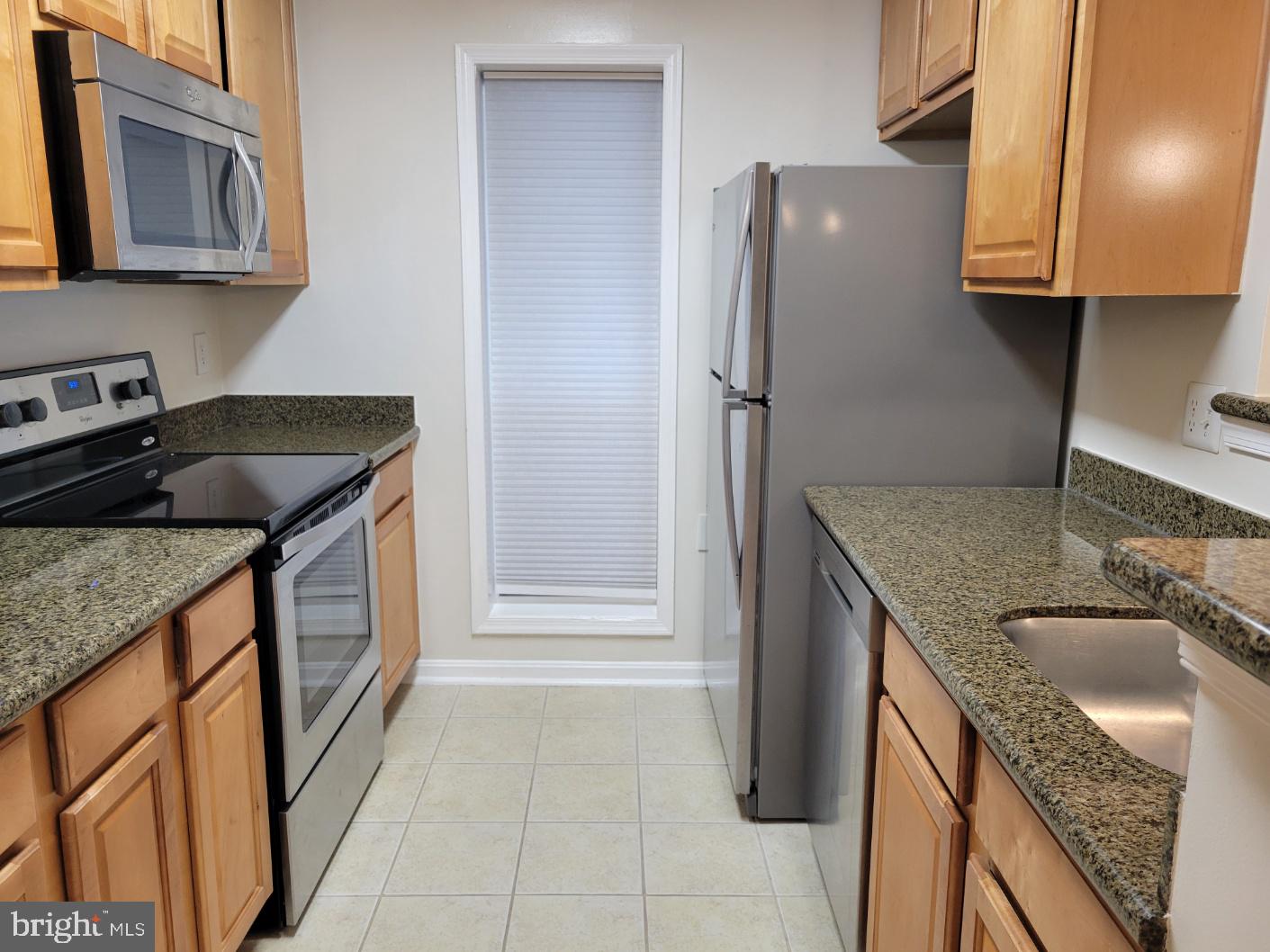 3178 Summit Square Dr #3-b12 Property Photo 13