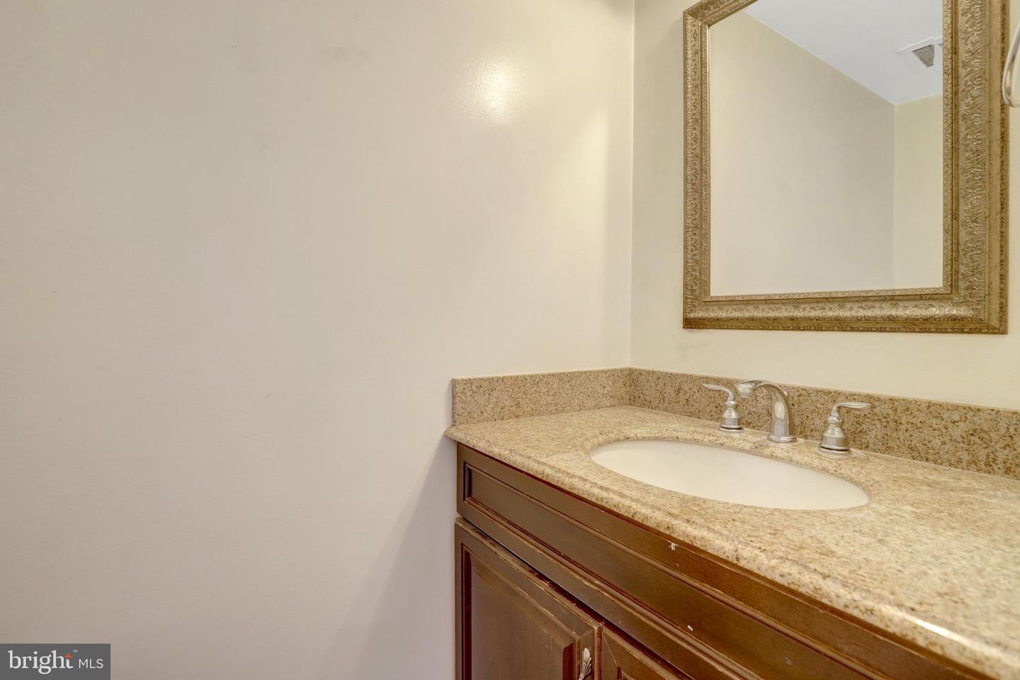 4356 Greenberry Ln Property Photo 9