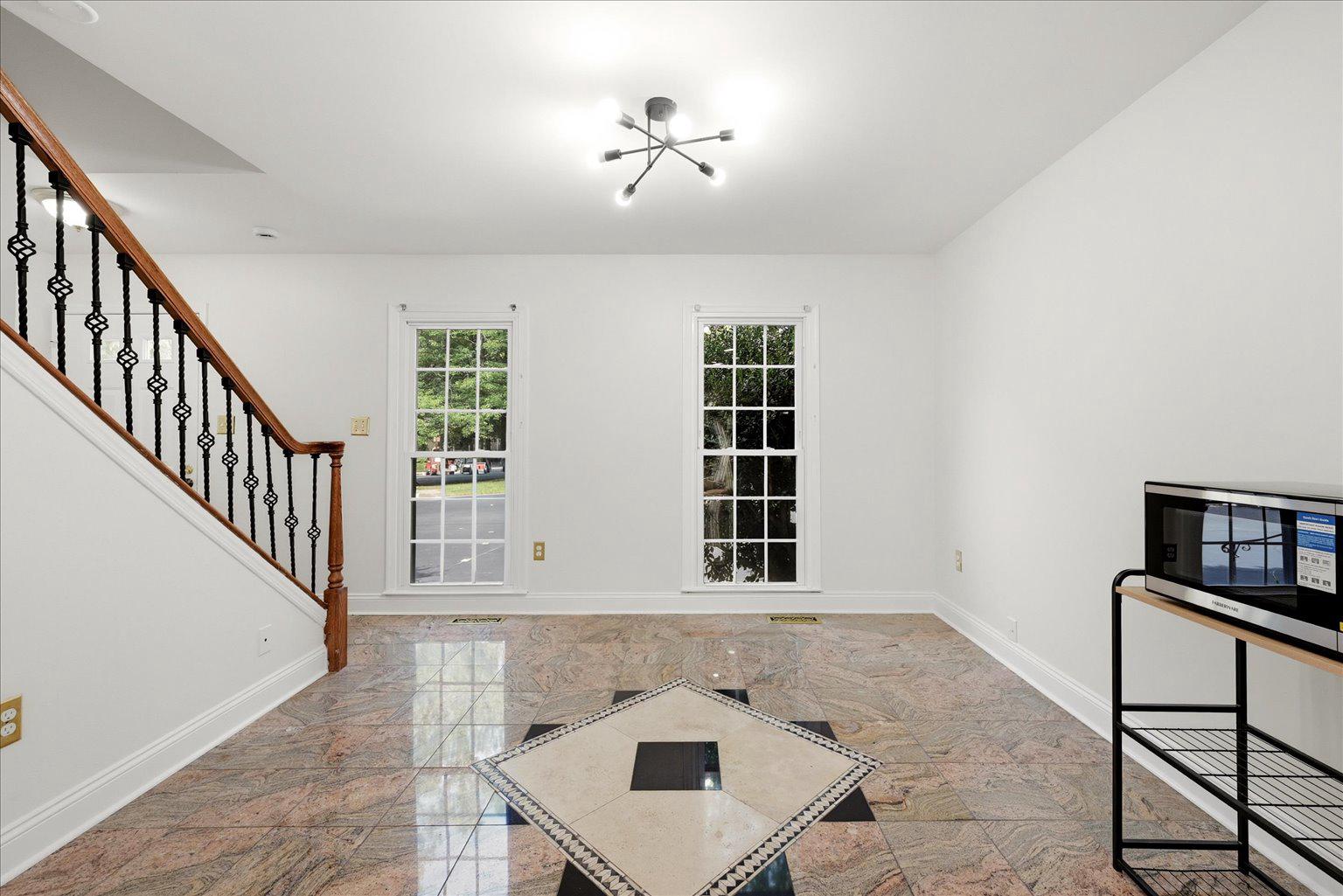 9608 Masterworks Dr Property Photo 7