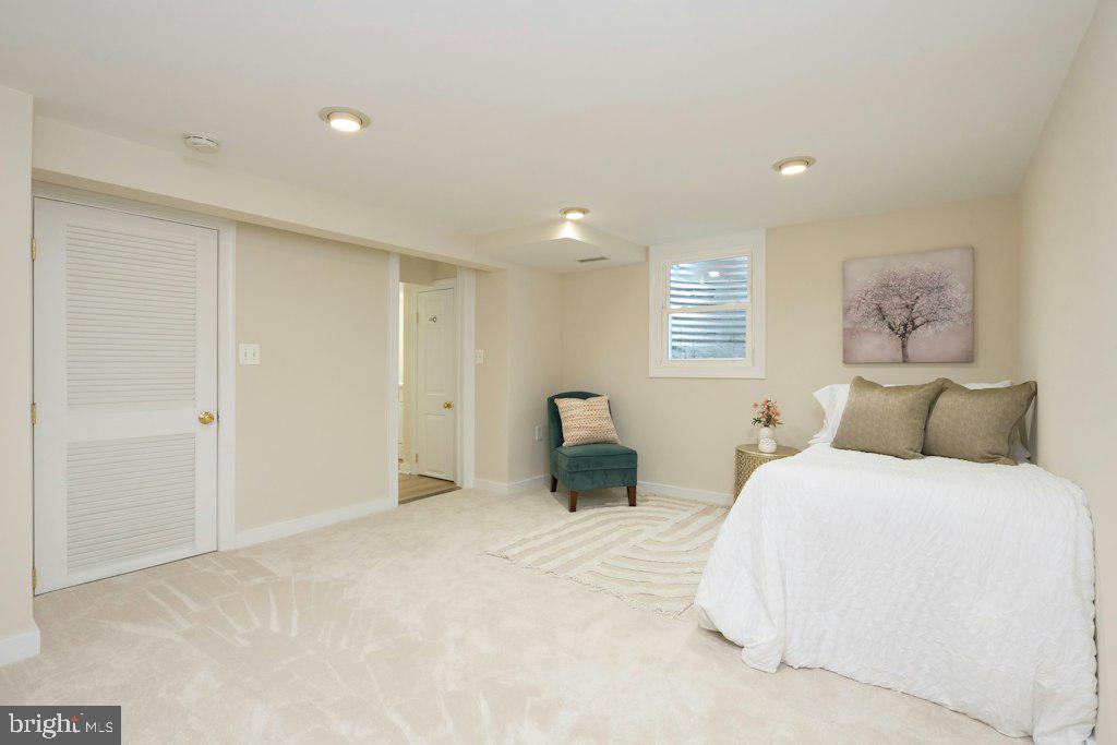 2802 Farmington Dr Property Photo 23