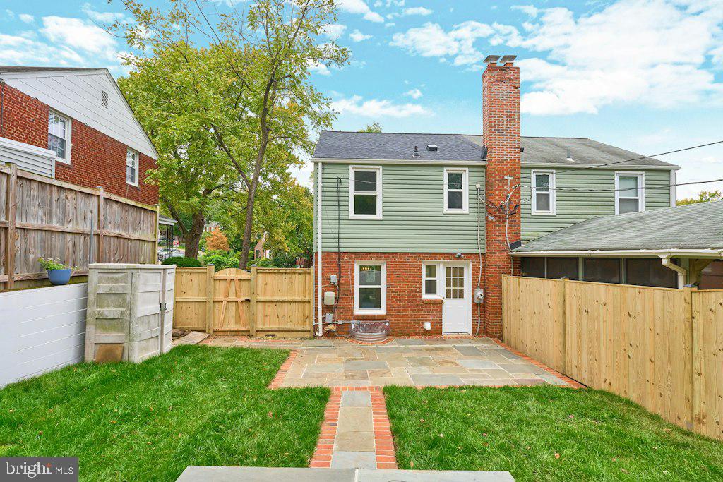 2802 Farmington Dr Property Photo 27