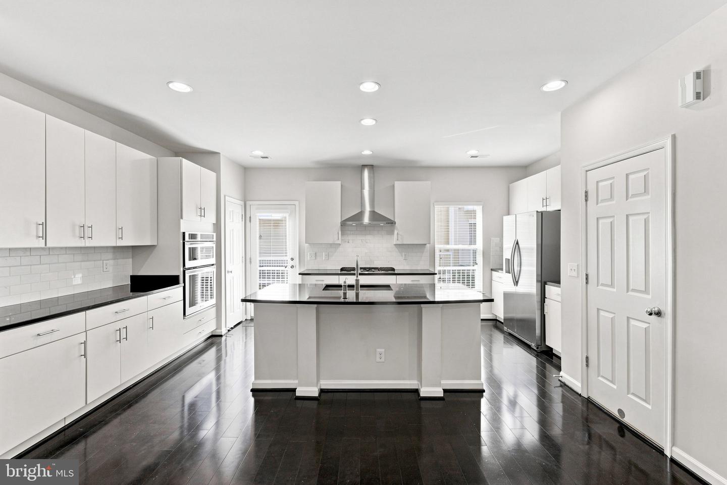 9652 Pullman Pl Property Photo 11