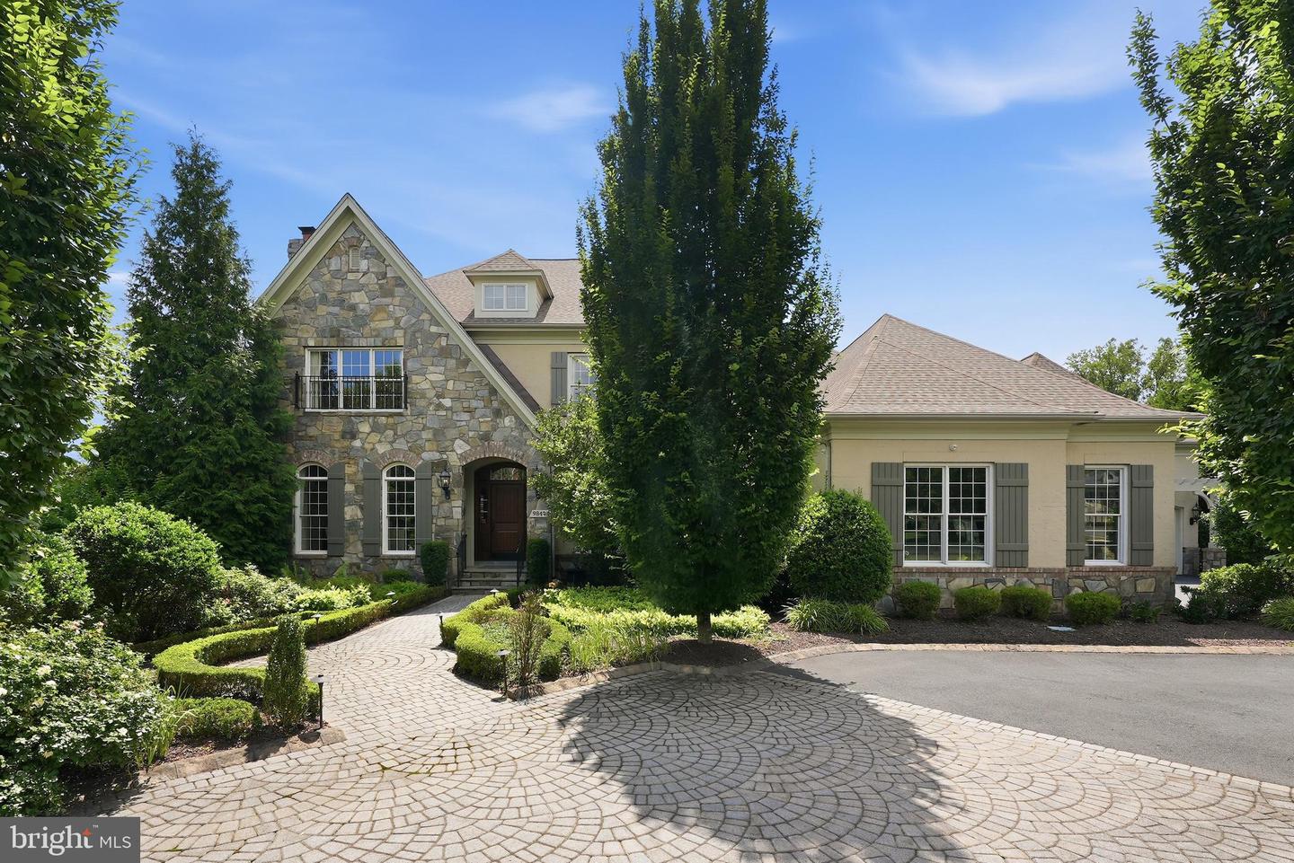 9842 CORSINI CT