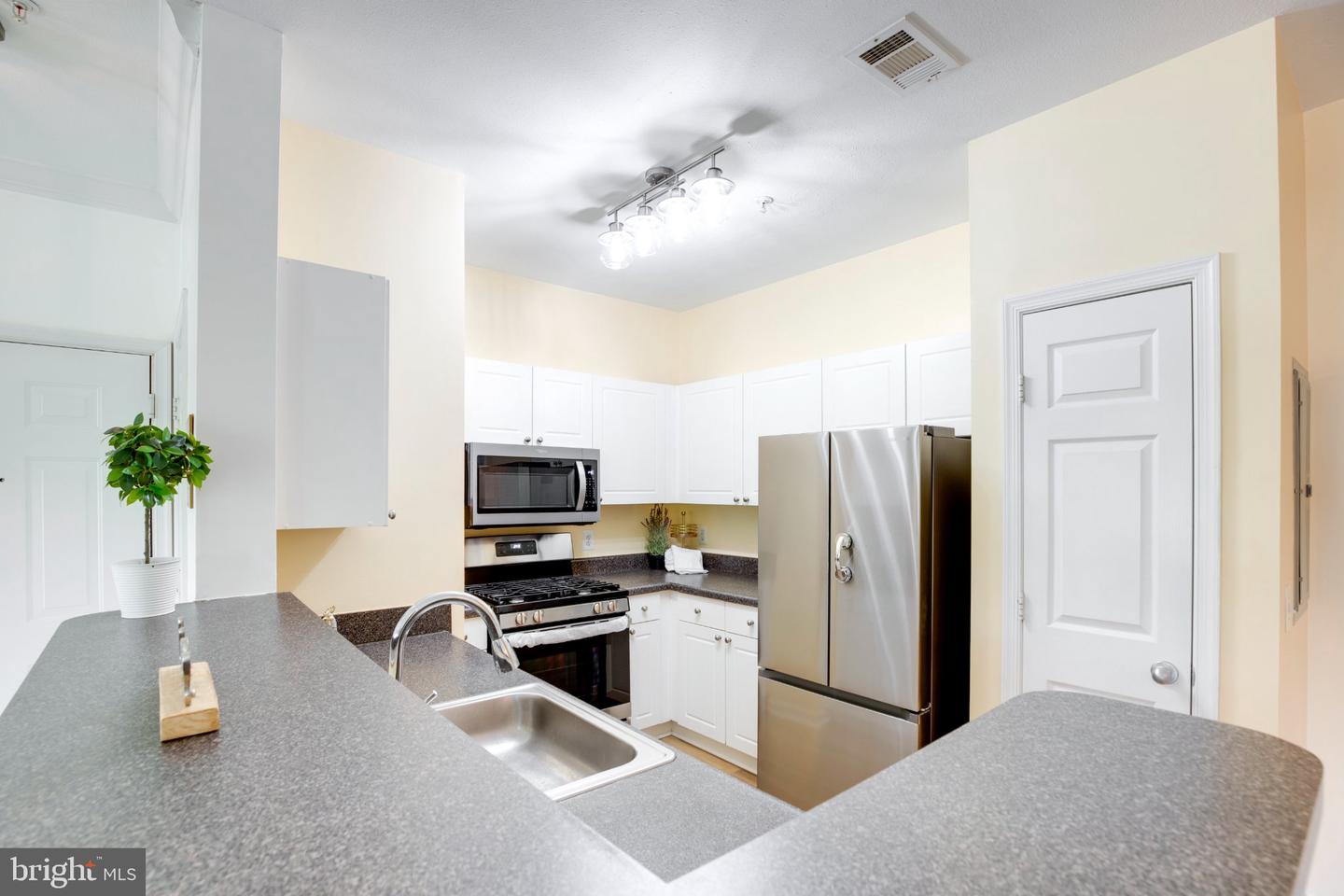 11321 Aristotle Dr #3-303 Property Photo 15