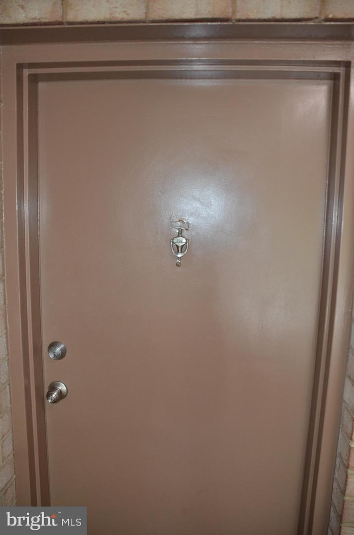 4108 MANGALORE DR #302 Property Photo 1